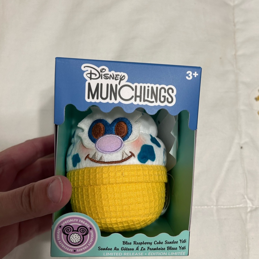 Disney munchlings blue raspberry yeti signed NWT